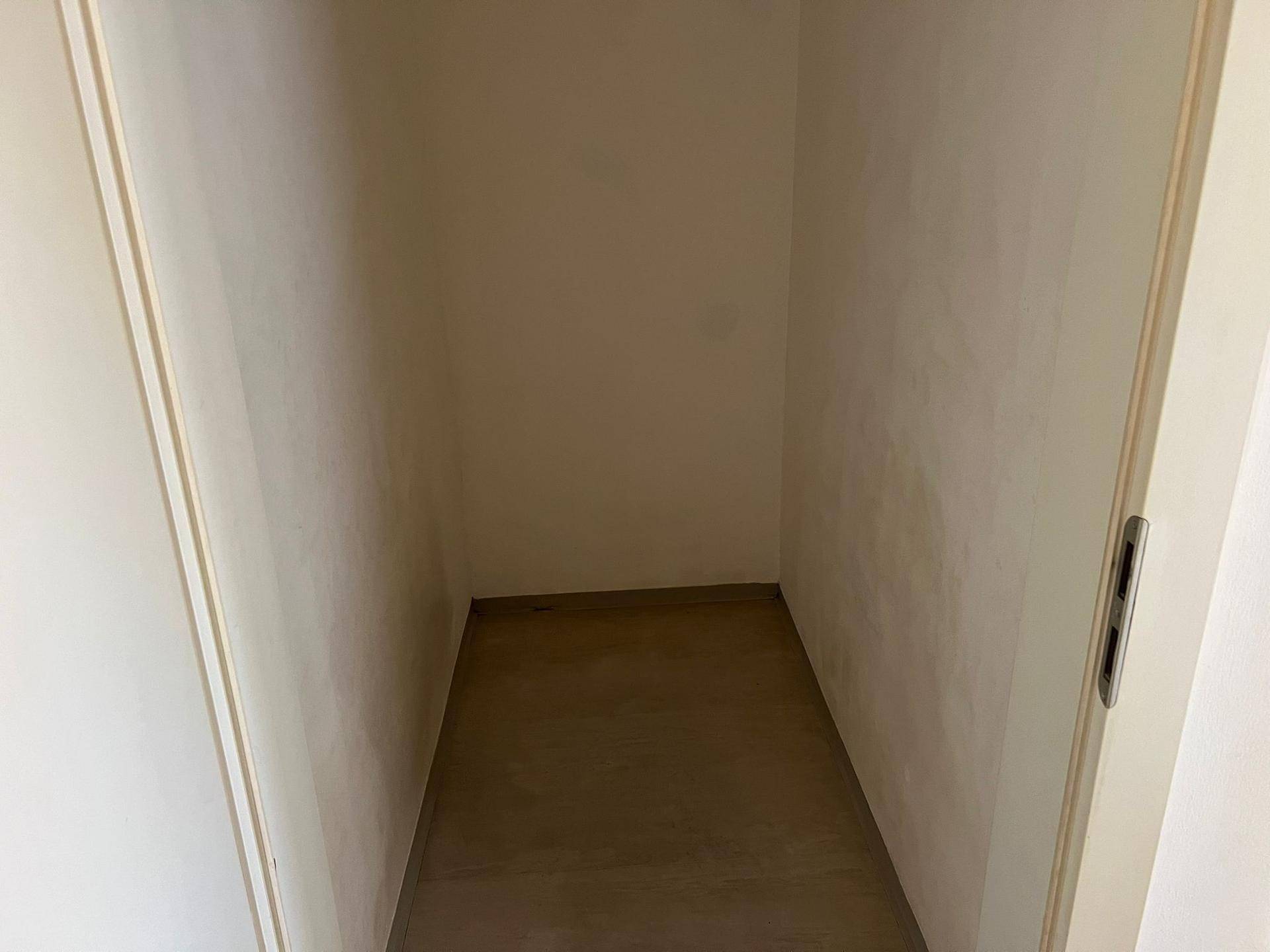 1000054518
