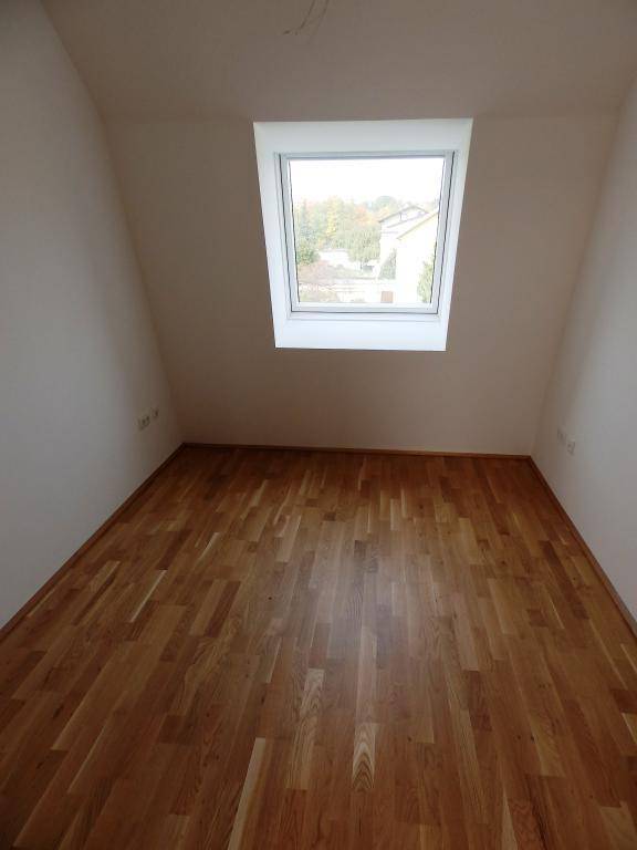 Tolle Penthousewohnung mit großzügiger Dachterrasse inkl. 2 PKW Stellplätze mit evtl. Stromanschluss – pohled 3