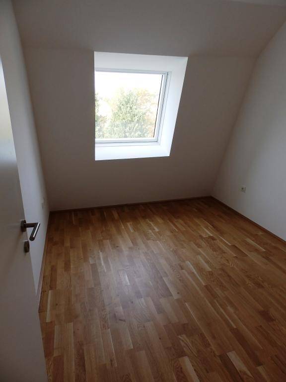 Tolle Penthousewohnung mit großzügiger Dachterrasse inkl. 2 PKW Stellplätze mit evtl. Stromanschluss – pohled 4