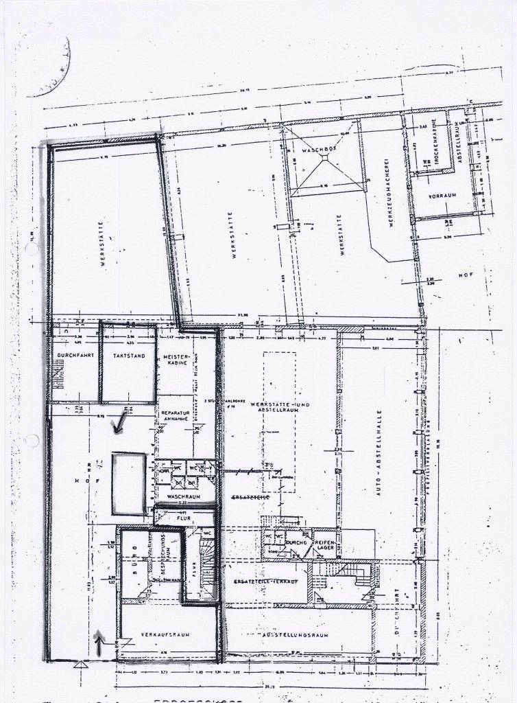 Detaillierter Erdgeschoss-Grundriss mit Werkstätten, Büros und Verkaufsraum.