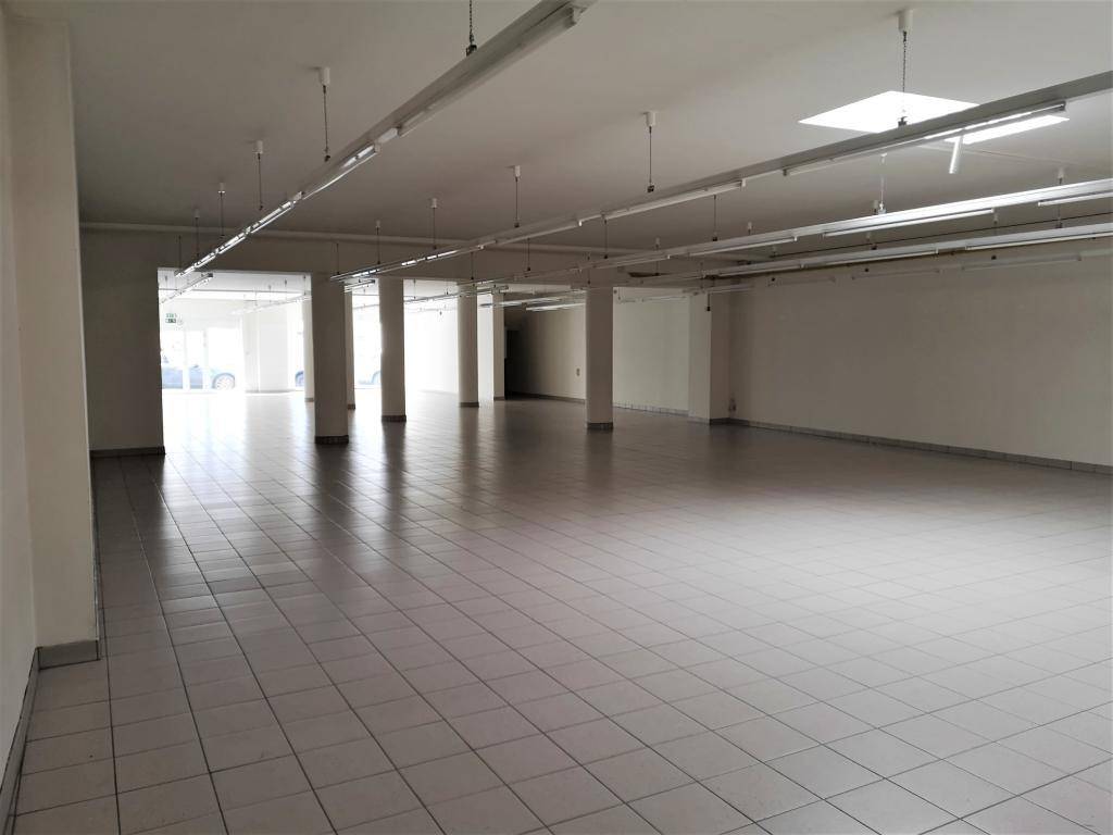 Commercial property, 100 m²