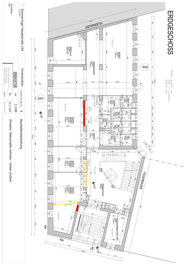 Grundriss des Erdgeschosses mit Empfangsbereich, Büros und Zugang zum Treppenhaus.