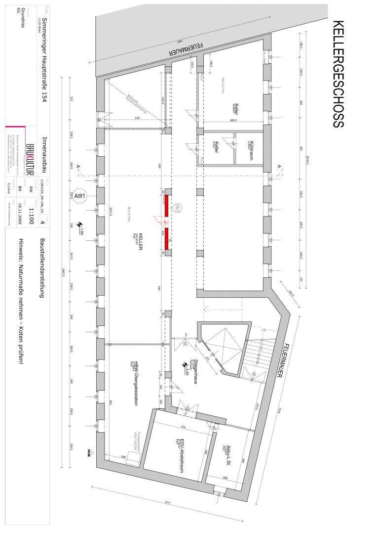 Grundriss des Kellergeschosses mit Lagerräumen, Technikbereichen und Zugang zum Treppenhaus.
