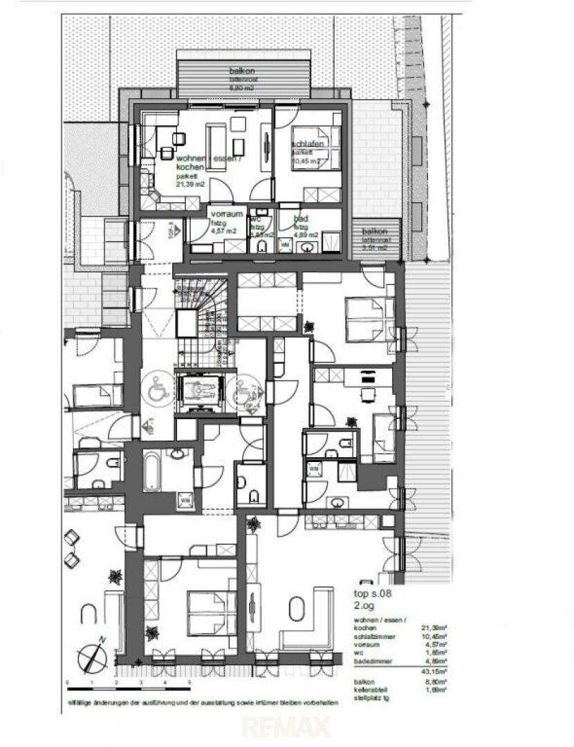 Detaillierter Grundrissplan mit verschiedenen Wohneinheiten, Balkonen und barrierefreien Zugängen.