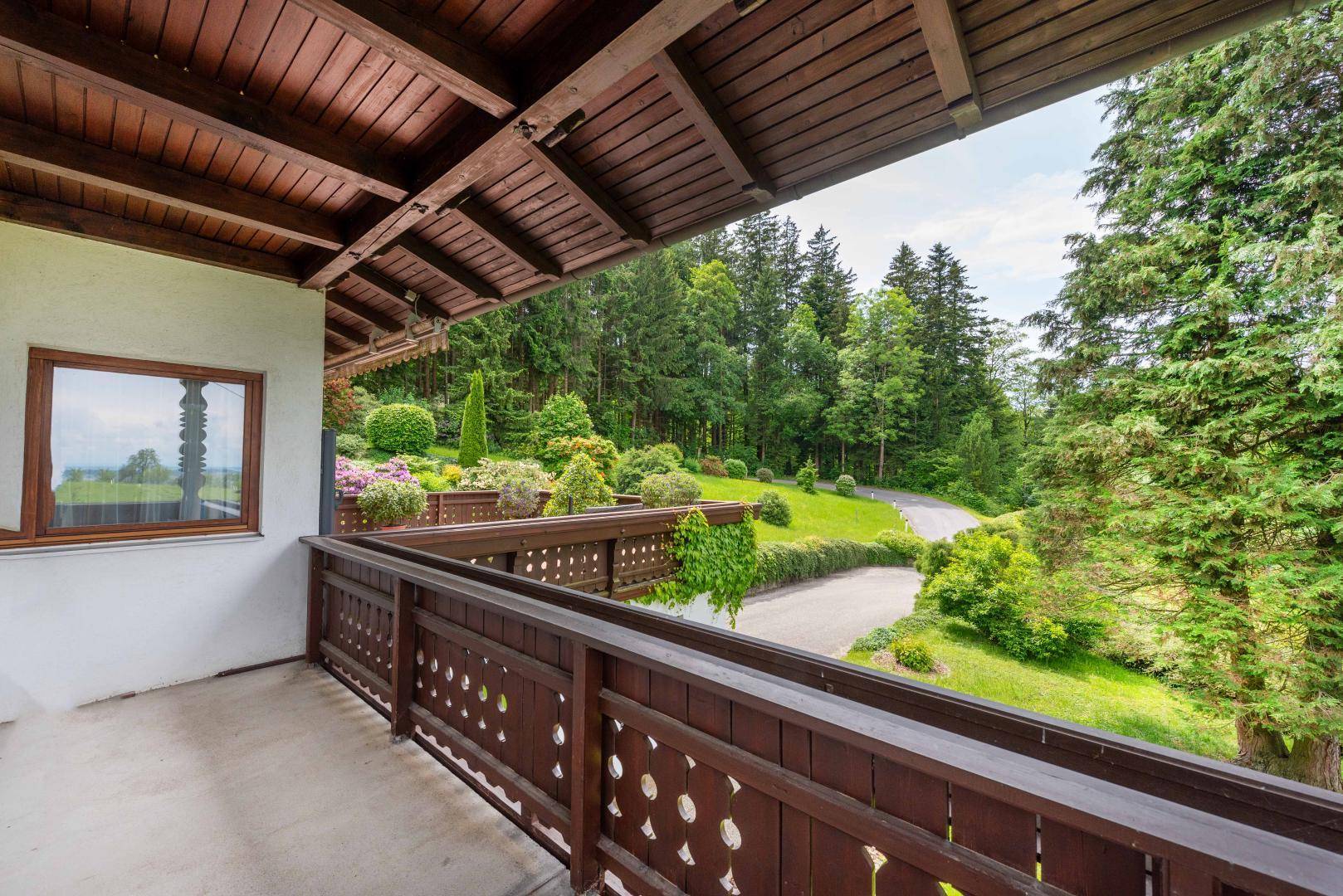 Balkon mit Übergang Terrasse