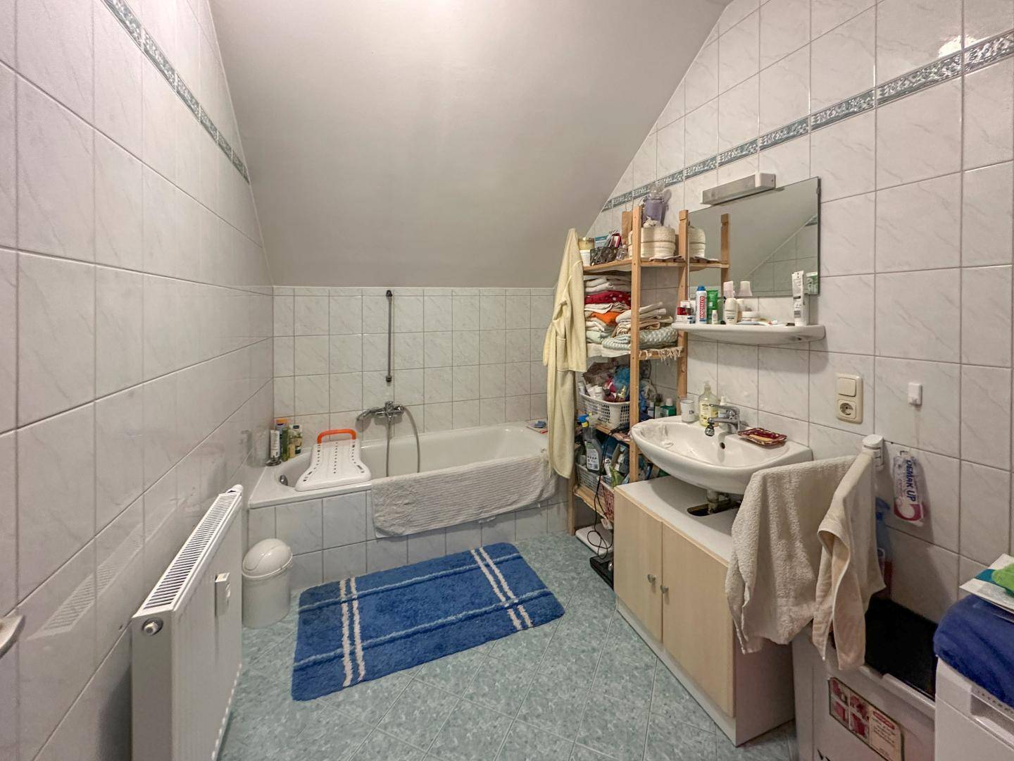 Badezimmer mit Badewanne