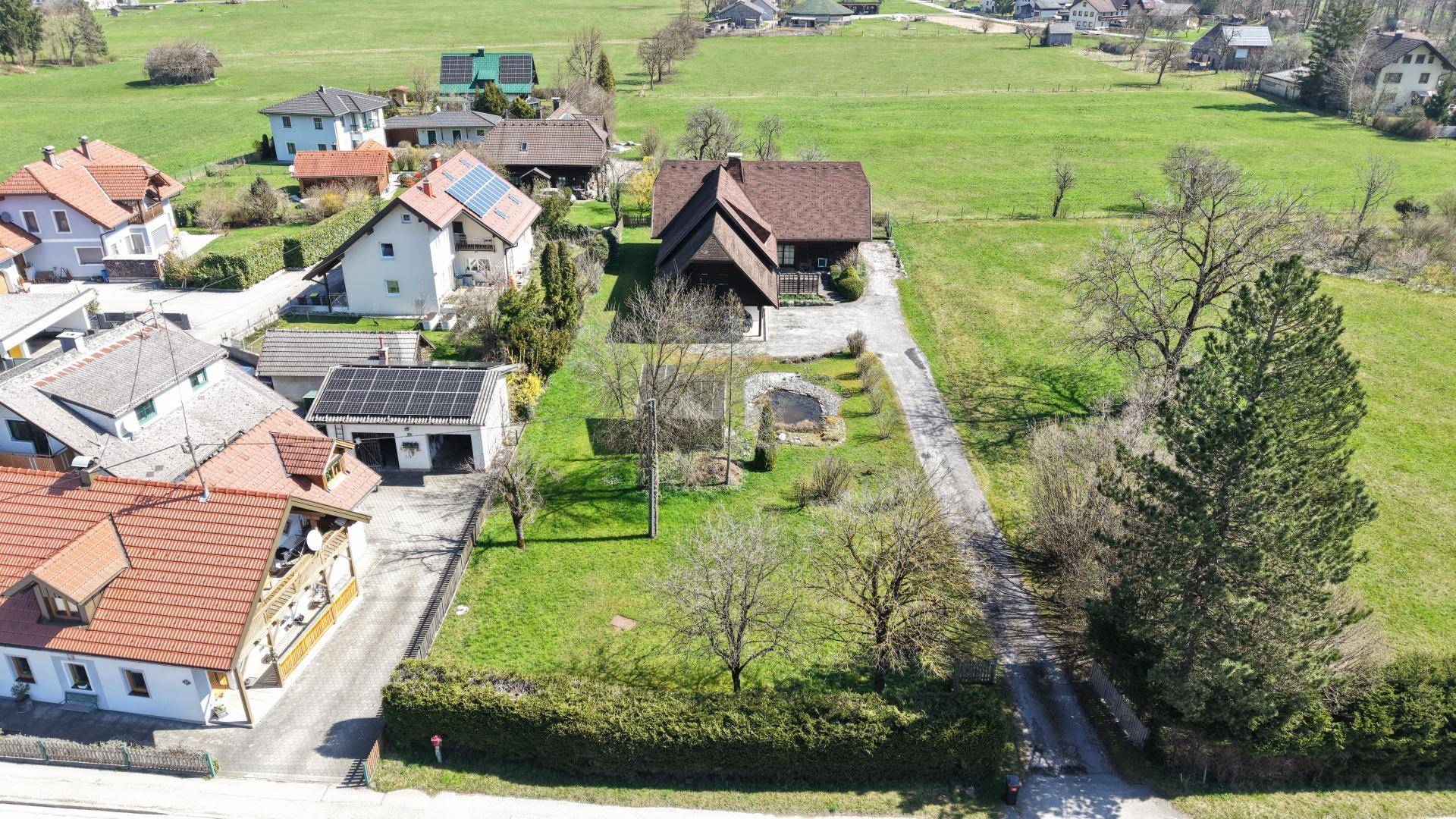 GROSSES Baugrundstück - zweiter Baugrund möglich