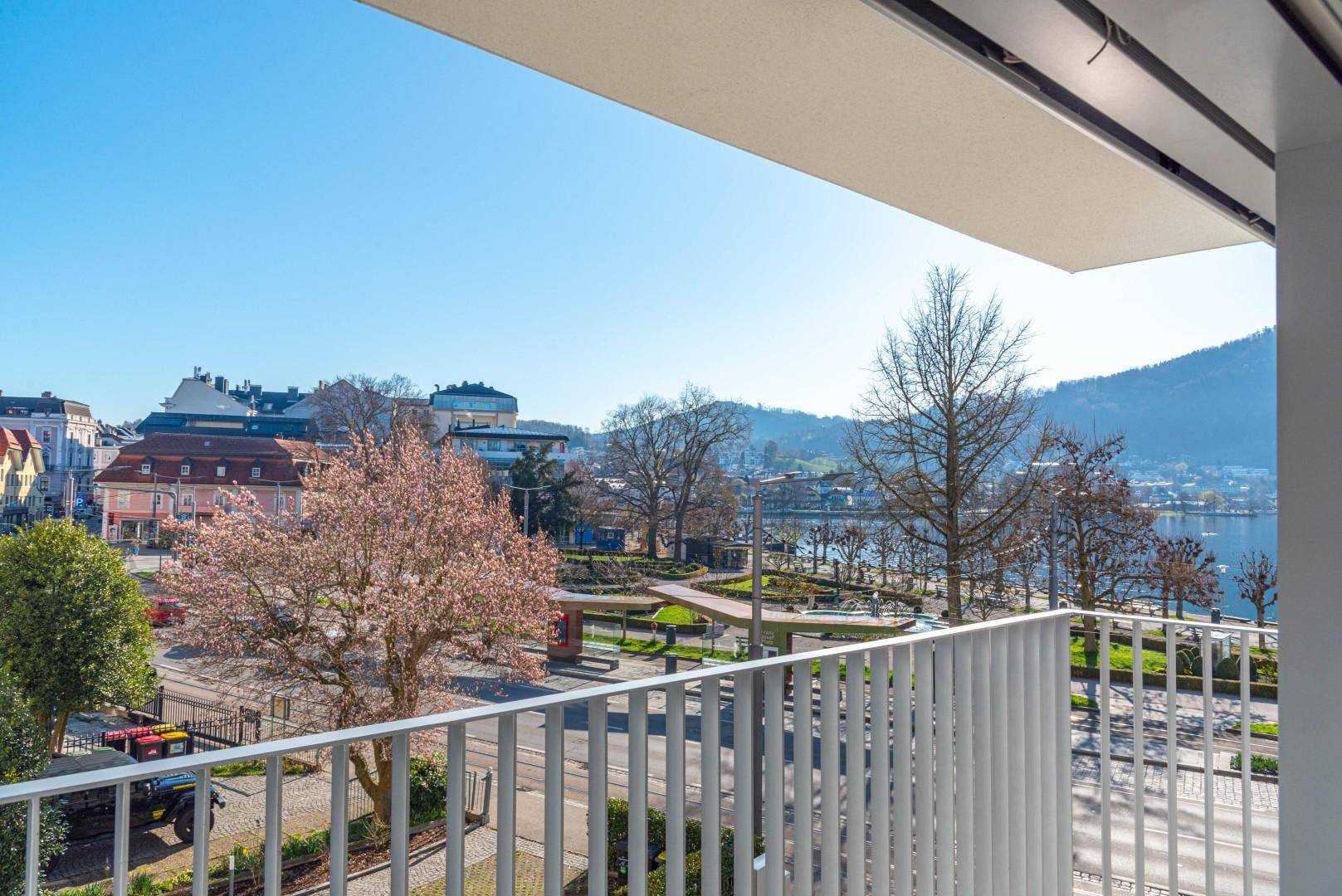 seitlicher Blick vom Balkon