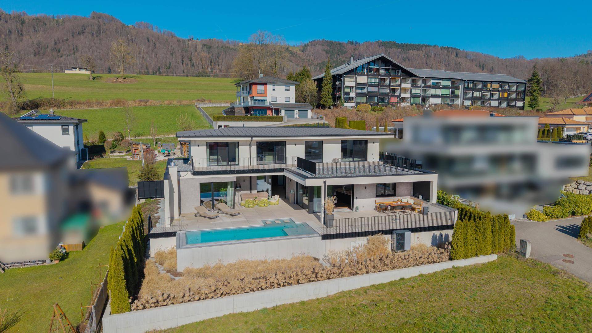 Hausansicht von der Vorderseite