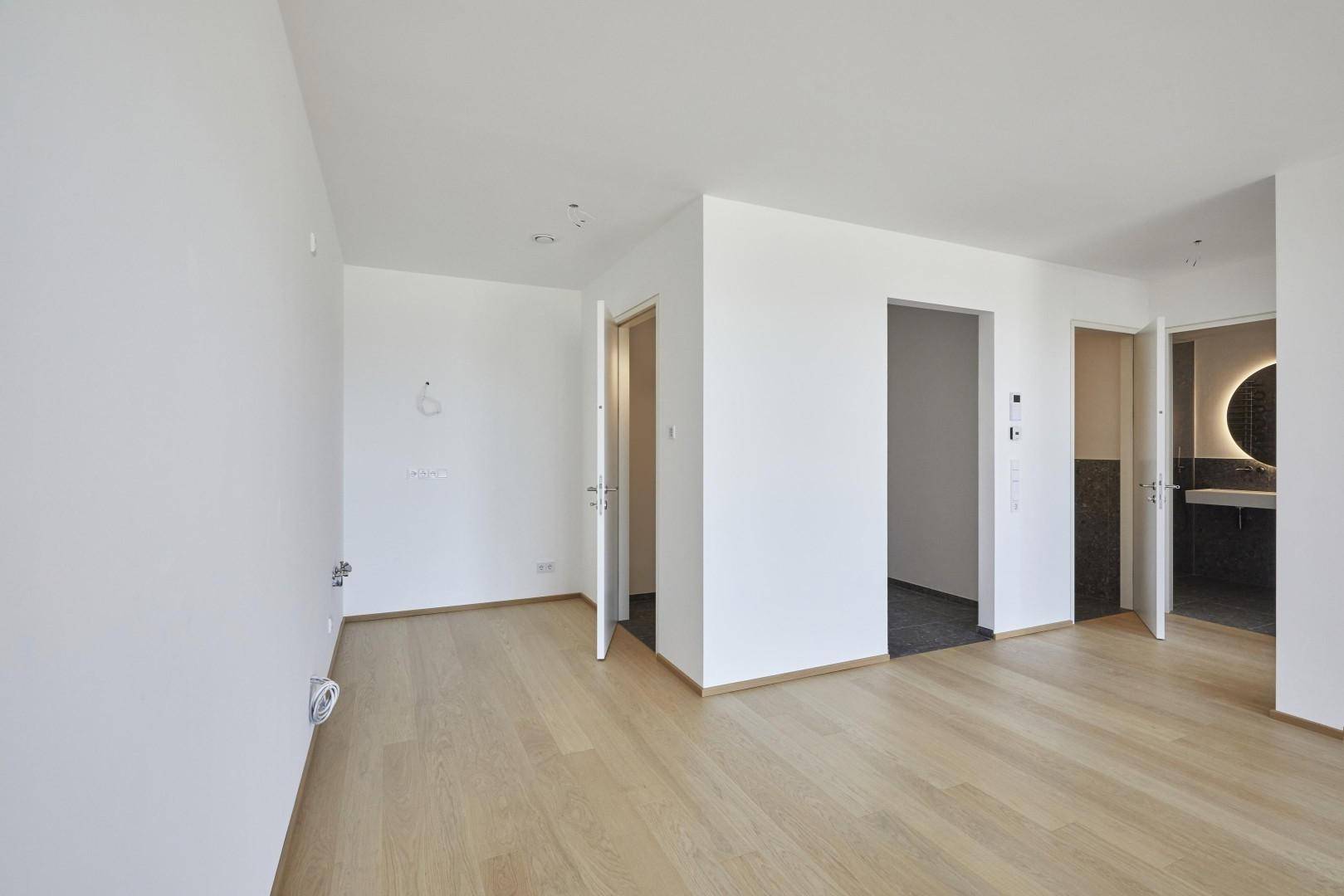 Gang Blickrichtung Badezimmer