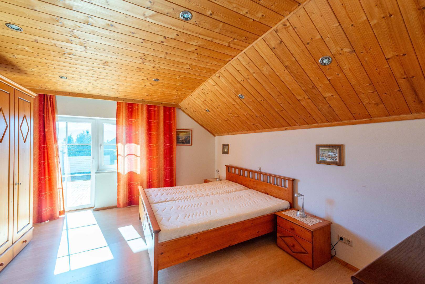 Schlafzimmer 2 (OG)