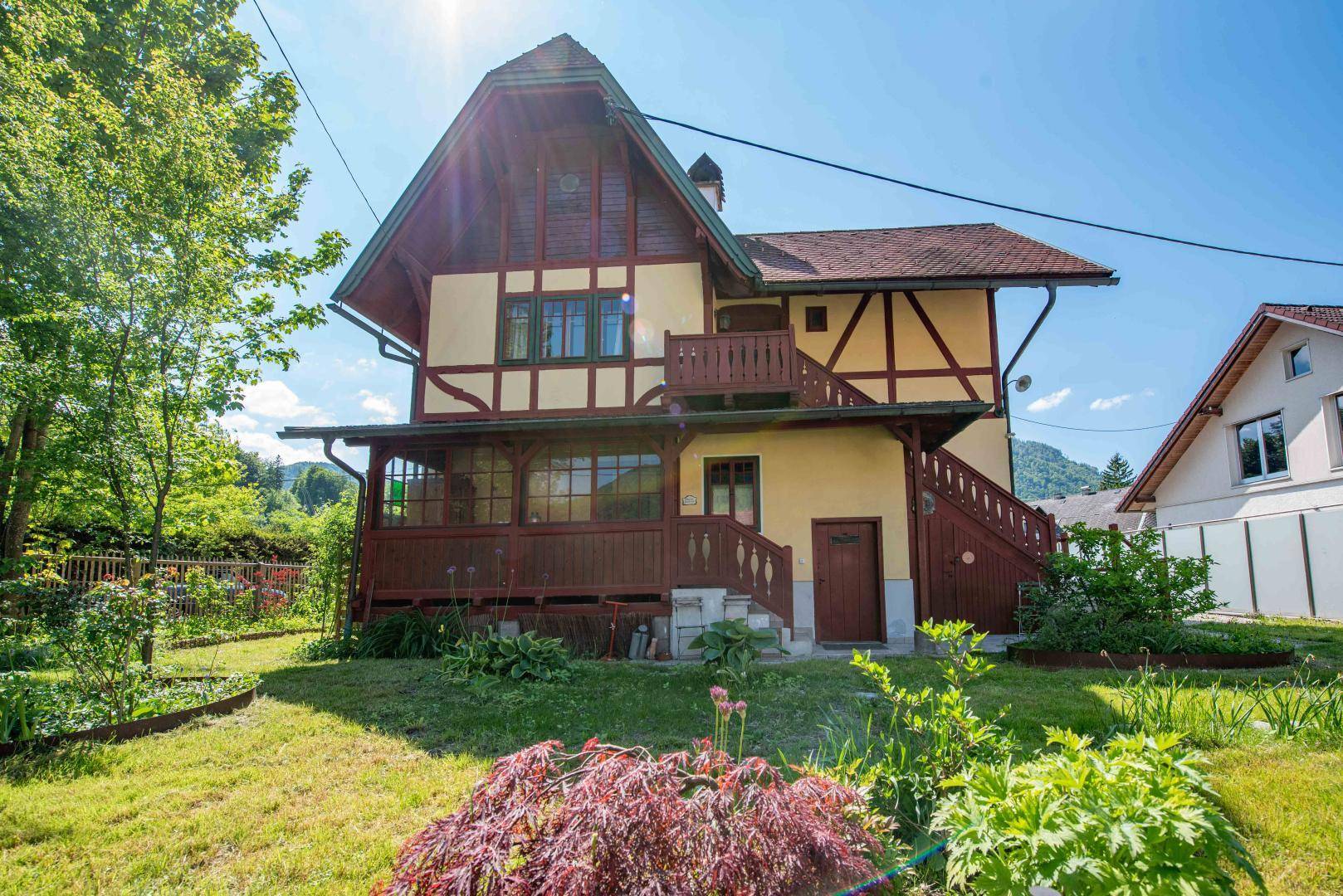 IHRE TRAUMVILLA