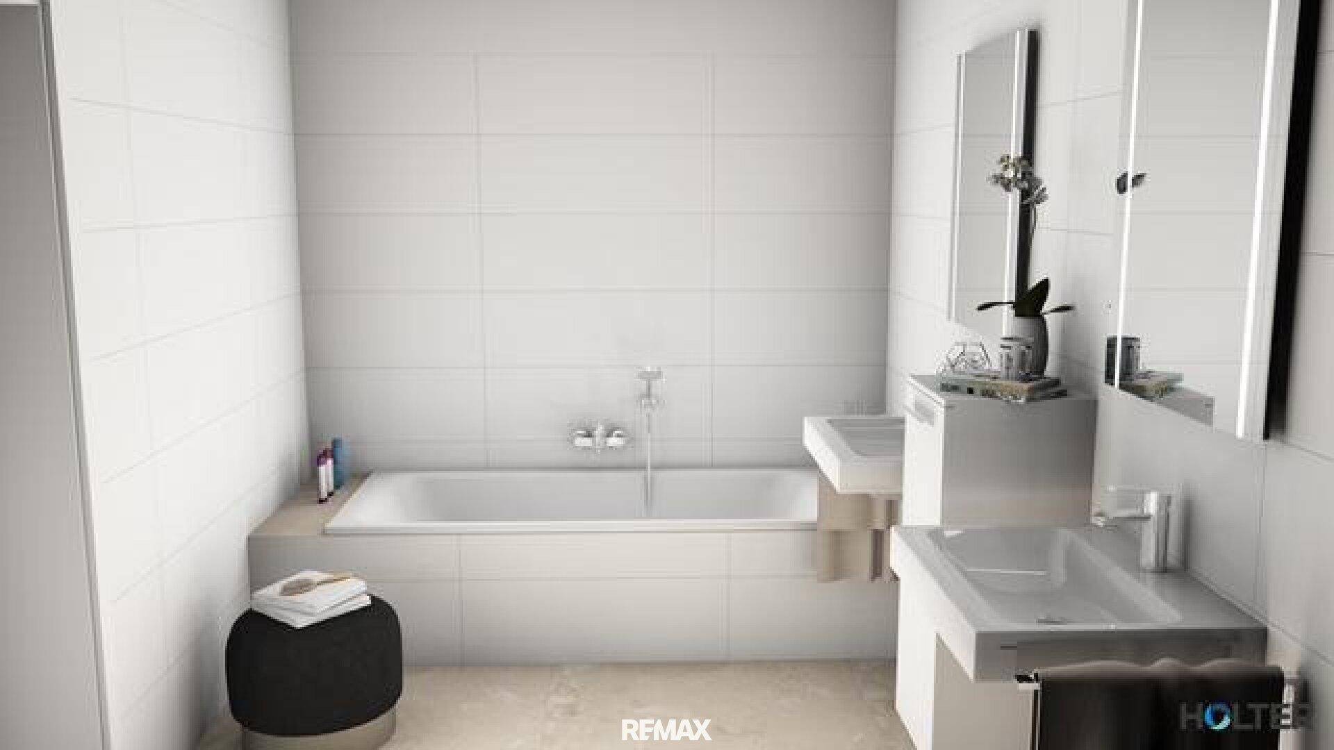 Modernes Badezimmer mit Badewanne, zwei Waschbecken und weißen Fliesen, ausgestattet mit Spiegelschränken.