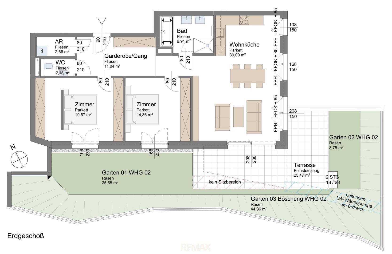 Detaillierter Grundriss einer Wohnung mit drei Zimmern, offener Wohnküche, Bad, WC und großzügigen Außenbereichen.