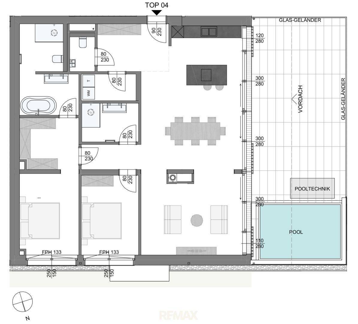 Grundriss einer modernen Wohnung mit offenem Wohnbereich, drei Schlafzimmern und großzügiger Terrasse mit Pool.