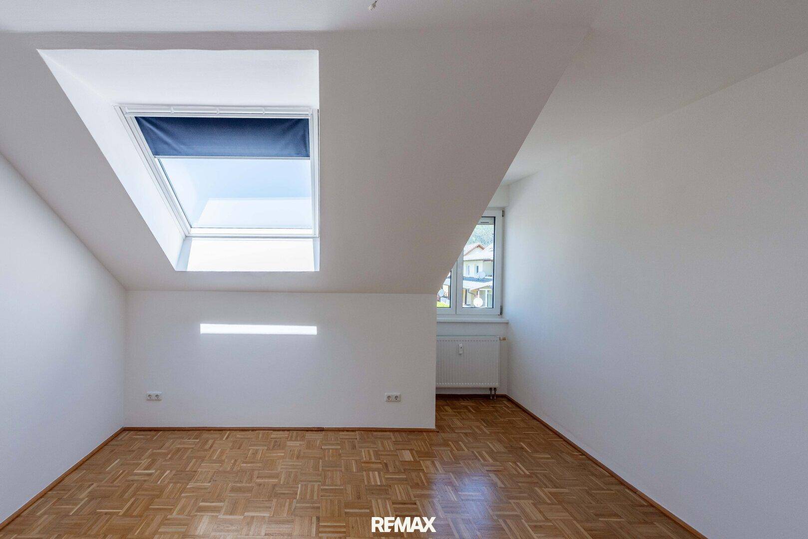 Dachgeschosswohnung mit Loggia und herrlichem Bergblick ! - Ansicht 5