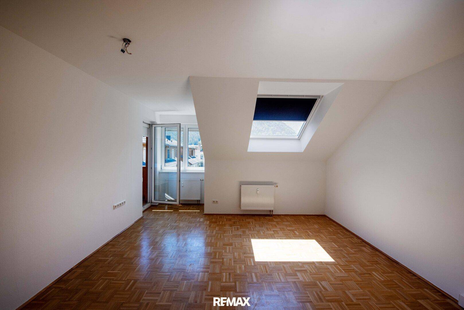 Dachgeschosswohnung mit Loggia und herrlichem Bergblick ! - Ansicht 3