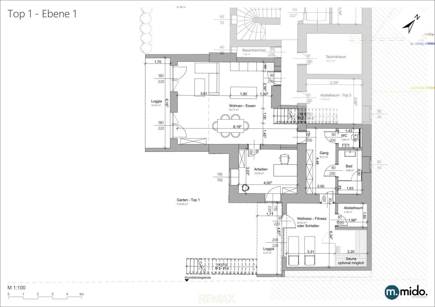 Grundriss der ersten Ebene mit offenem Wohn-Essbereich, Loggia und optionaler Sauna im Wellnessbereich.