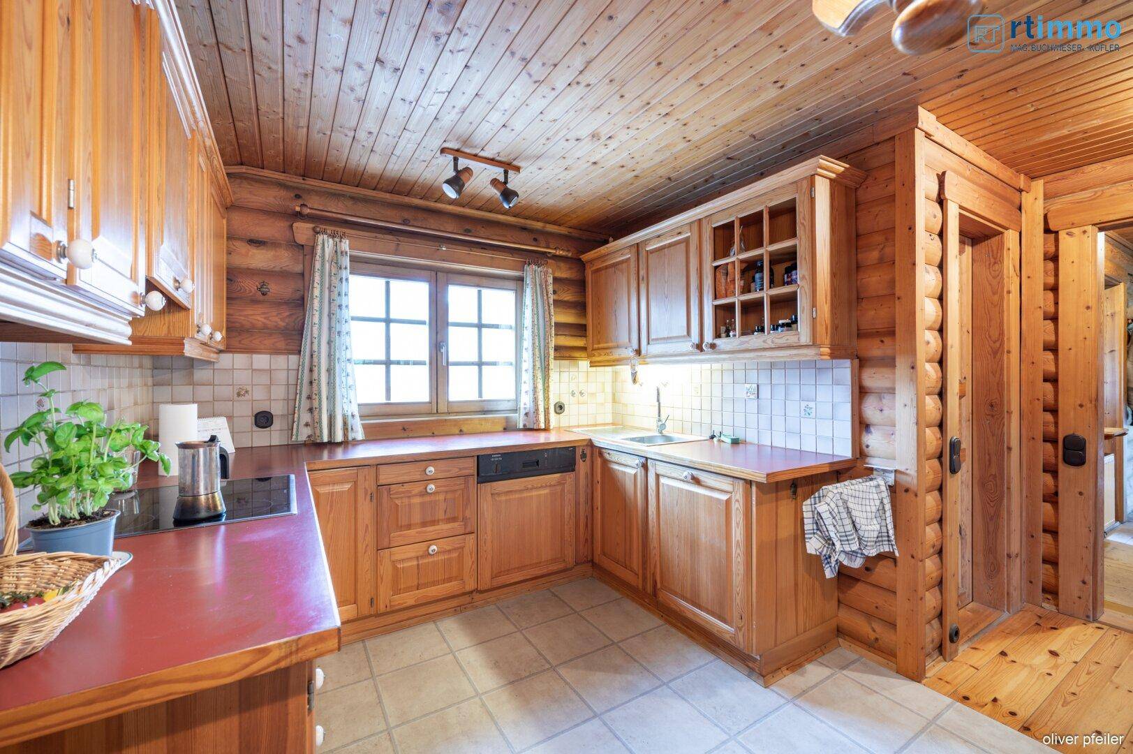 LIEBEVOLL GEPFLEGTES TRAUMHAUS AM SEE MIT KAMIN; SEETERRASSE, SOMMERHÄUSCHEN AM WASSERUND GARAGE – pohled 4