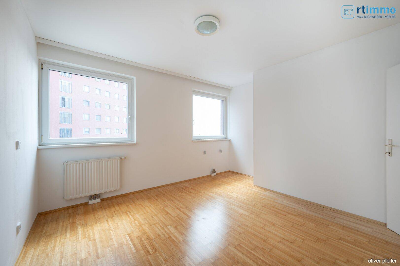 AVANT-GARDE ARCHITEKTUR COOP HIMMELBLAU: 3,5 ZIMMERWOHNUNG mit riesiger Loggia und Fernblick - Ansicht 6