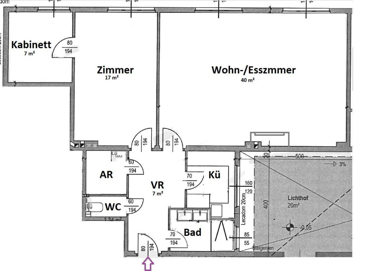 Grundriss einer Wohnung mit Wohn-Esszimmer, Zimmer, Kabinett, Bad und Lichthof.
