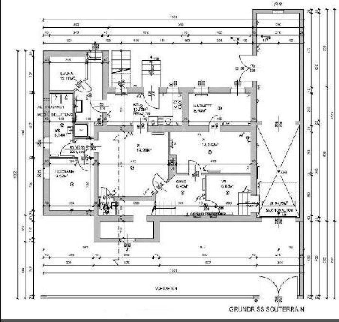 Grundriss des Untergeschosses mit Sauna, Hobbyraum und weiteren Nutzflächen.