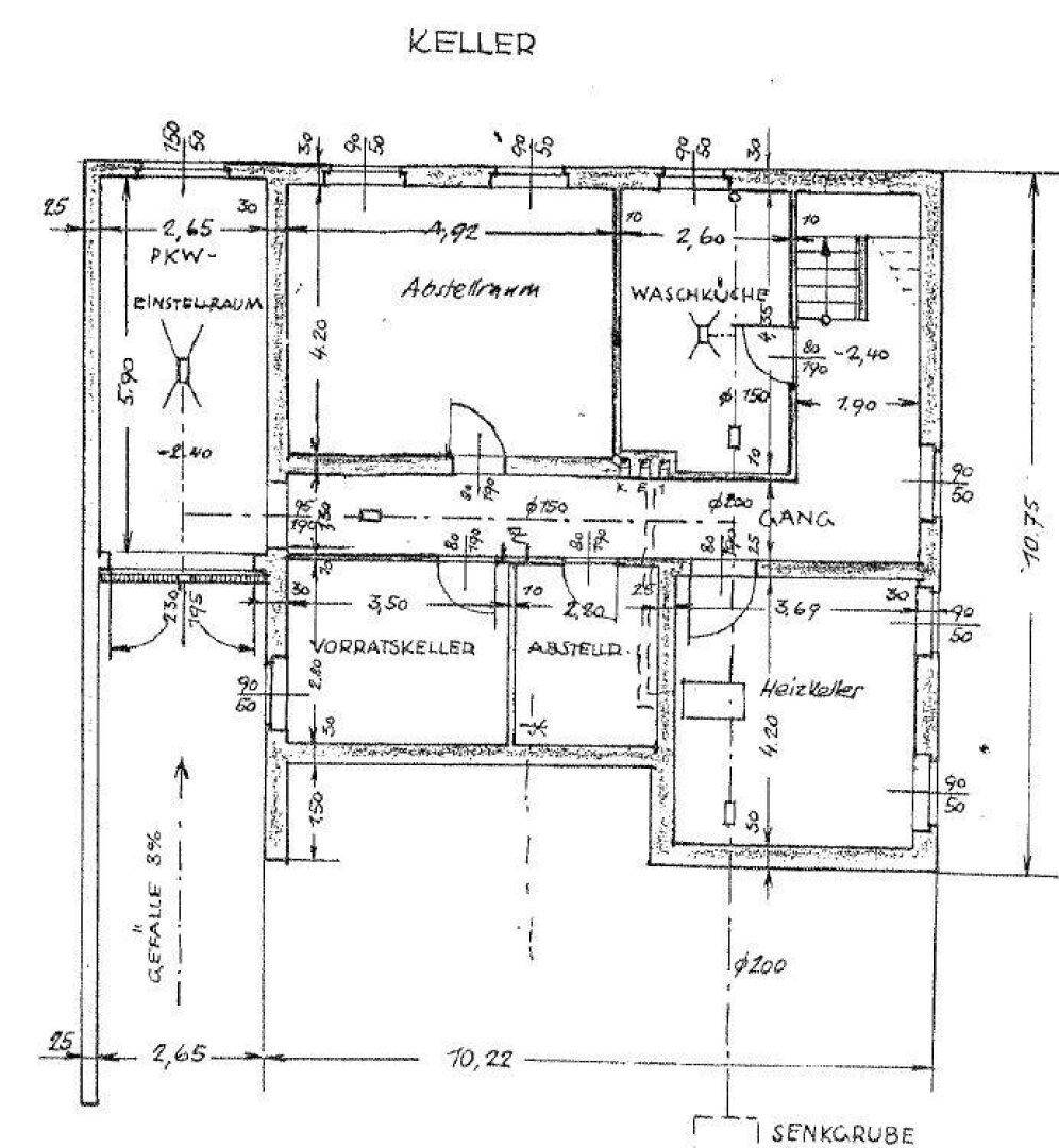 Grundriss des Kellers mit Garage, Waschküche, Abstellräumen und Heizkeller.