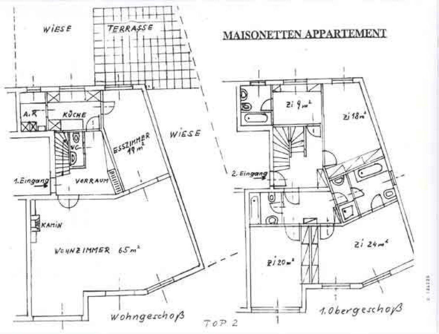 Grundriss eines Maisonette-Appartements mit Wohnzimmer, Küche, Esszimmer und Terrasse.
