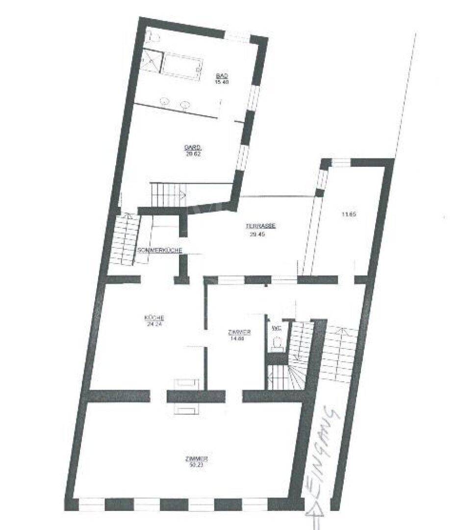 Detaillierter Grundriss mit Küche, Zimmern, WC, Bad und einer großen Terrasse für das Erdgeschoss.