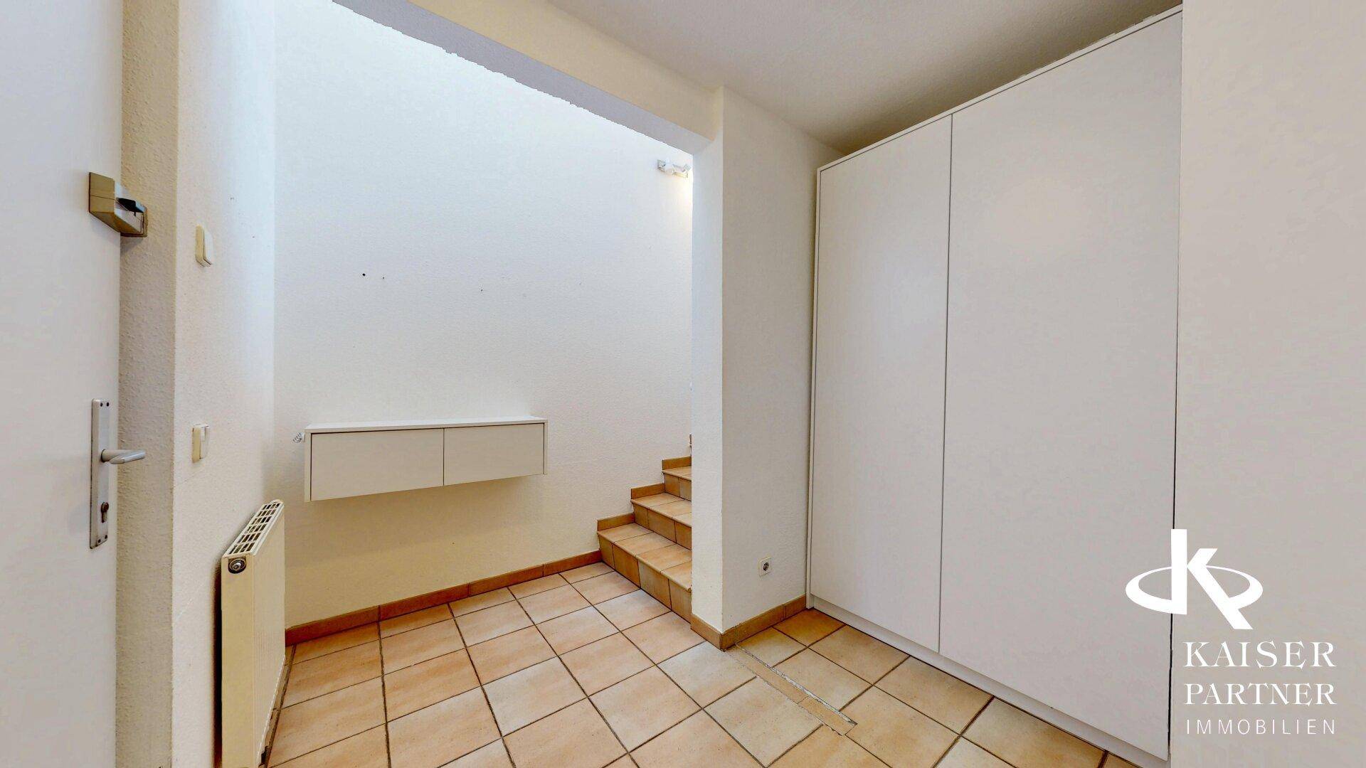 Hausentrée + Stiegenaufgang