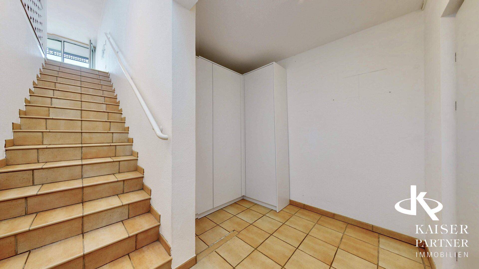 Hausentrée + Stiegenaufgang