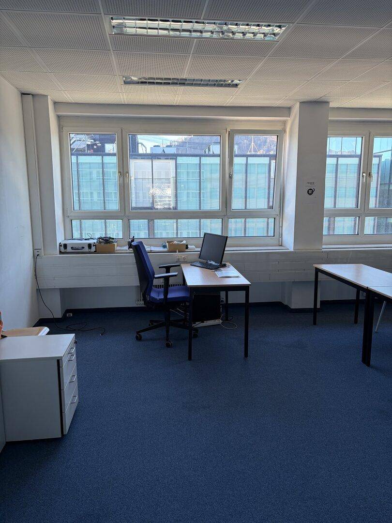 Provisionsfrei, moderne Büro/Praxis in Top-Lage Salzburg 5. Etage mit Aufzug &amp; Tiefgarage zu mieten! – pohled 6