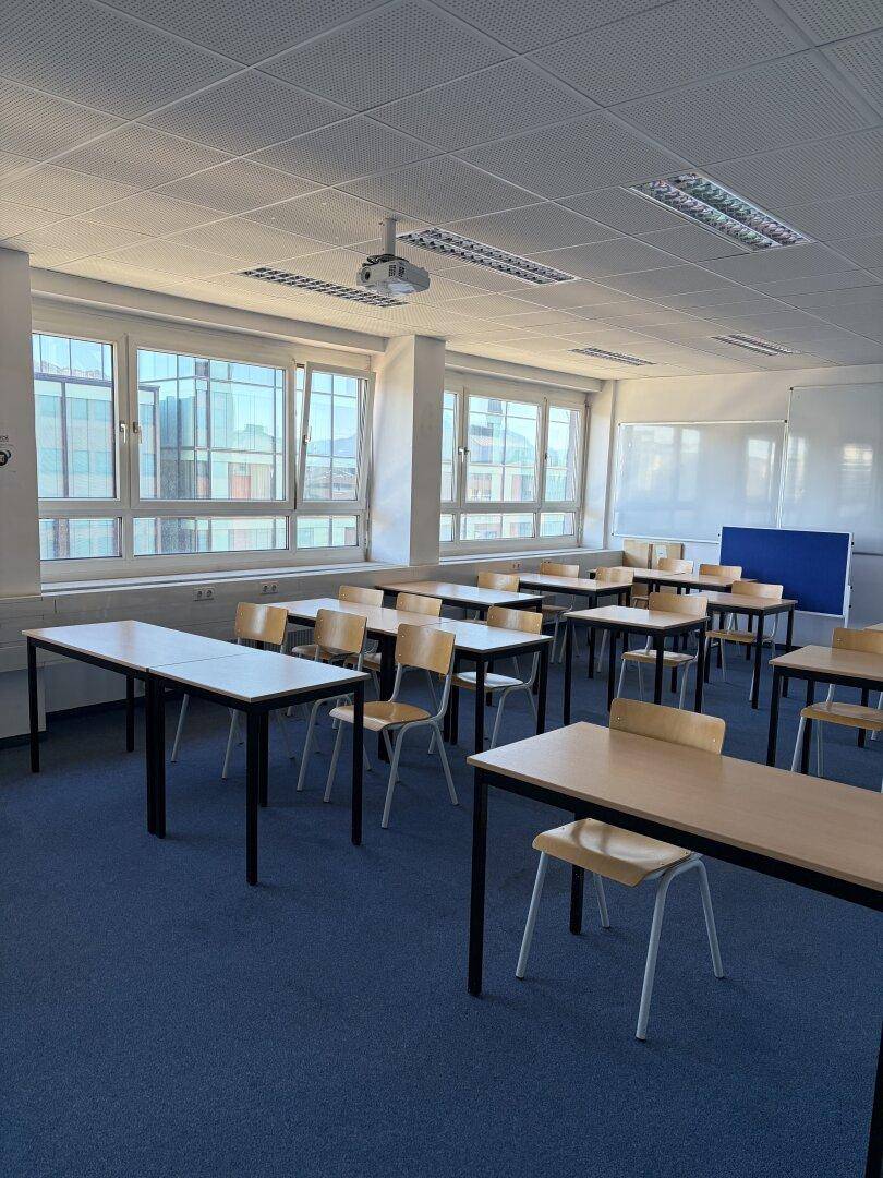 Provisionsfrei, moderne Büro/Praxis in Top-Lage Salzburg 5. Etage mit Aufzug &amp; Tiefgarage zu mieten! – pohled 5