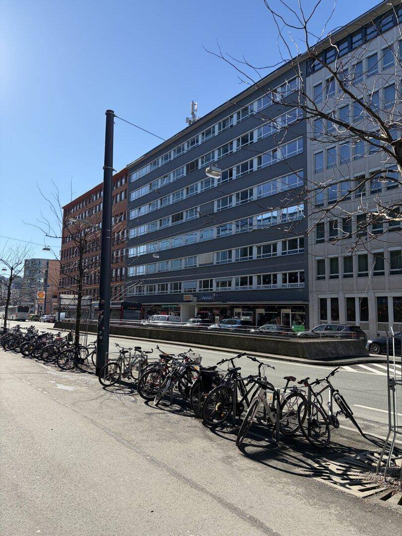 Provisionsfrei, moderne Büro/Praxis in Top-Lage Salzburg 5. Etage mit Aufzug &amp; Tiefgarage zu mieten! – pohled 2