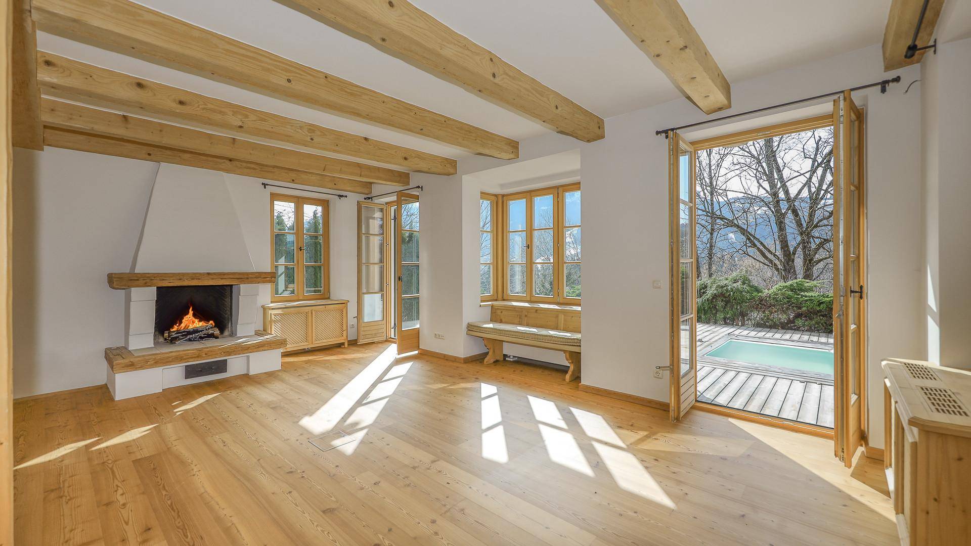 KITZIMMO-exklusives Landhaus mit Pool in bester Lage - Immobilien Kitzbühel.