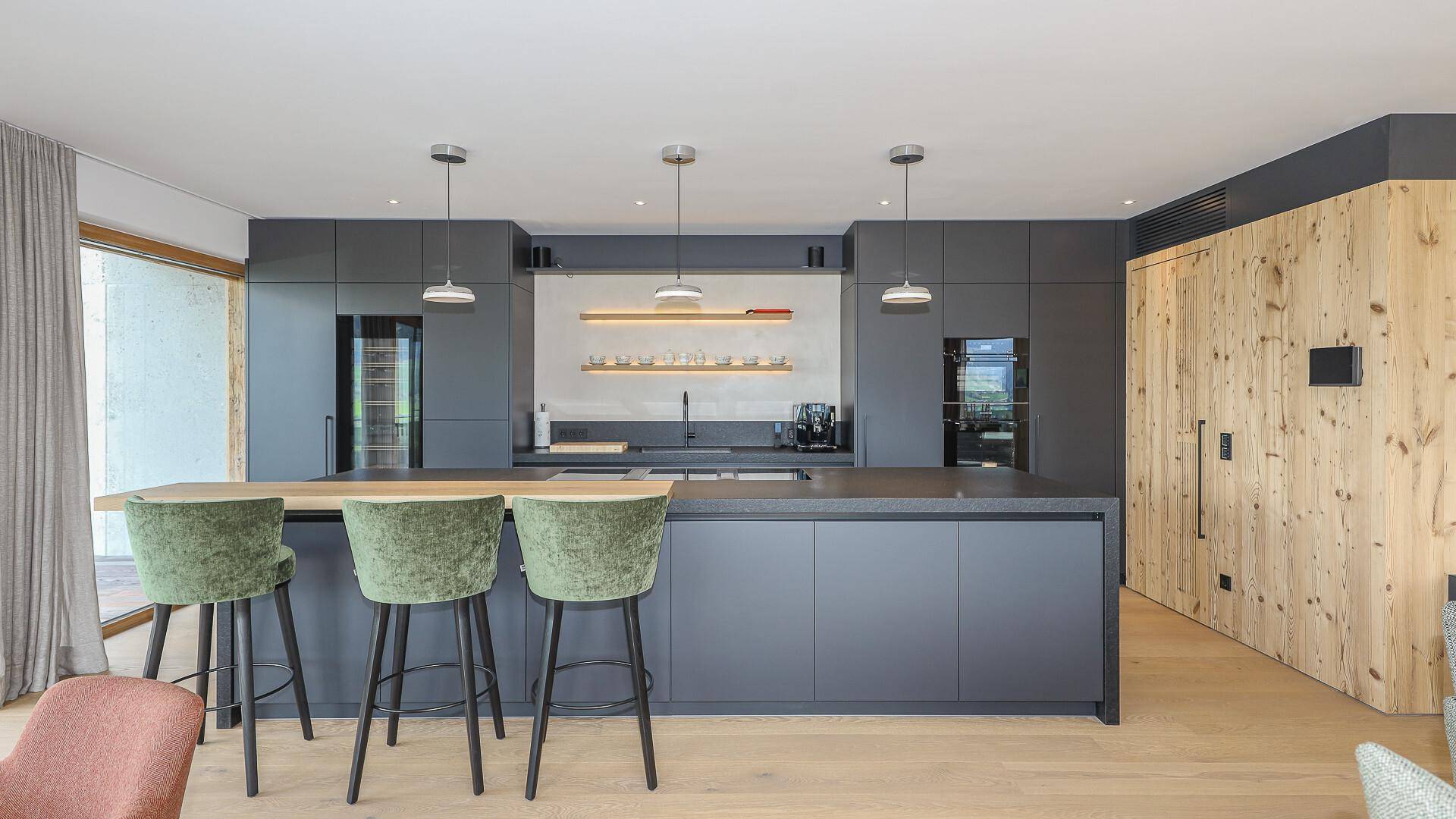 KITZIMMO-Luxusvilla in prominenter Toplage kaufen - Immobilien Aurach bei Kitzbühel.