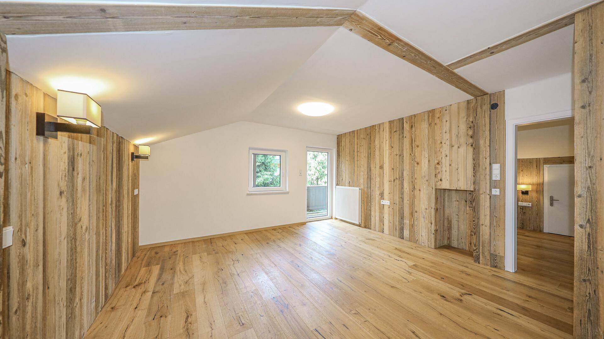 KITZIMMO-Renovierte Dachgeschosswohnung im Zentrum kaufen - Immobilien Kirchberg.