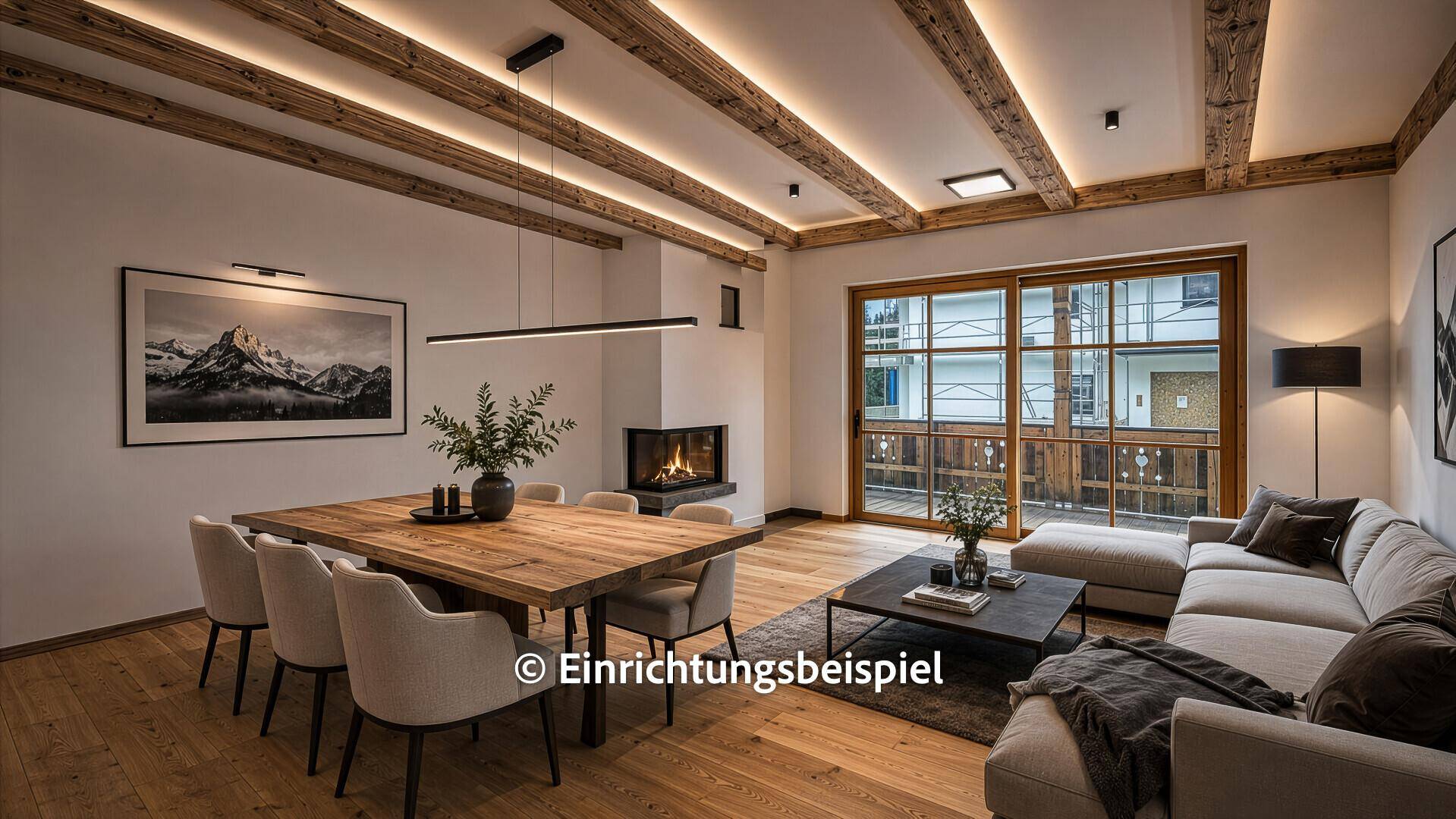 Einladender Wohn-Essbereich mit Holzbalken, Kamin und stilvoller Einrichtung.