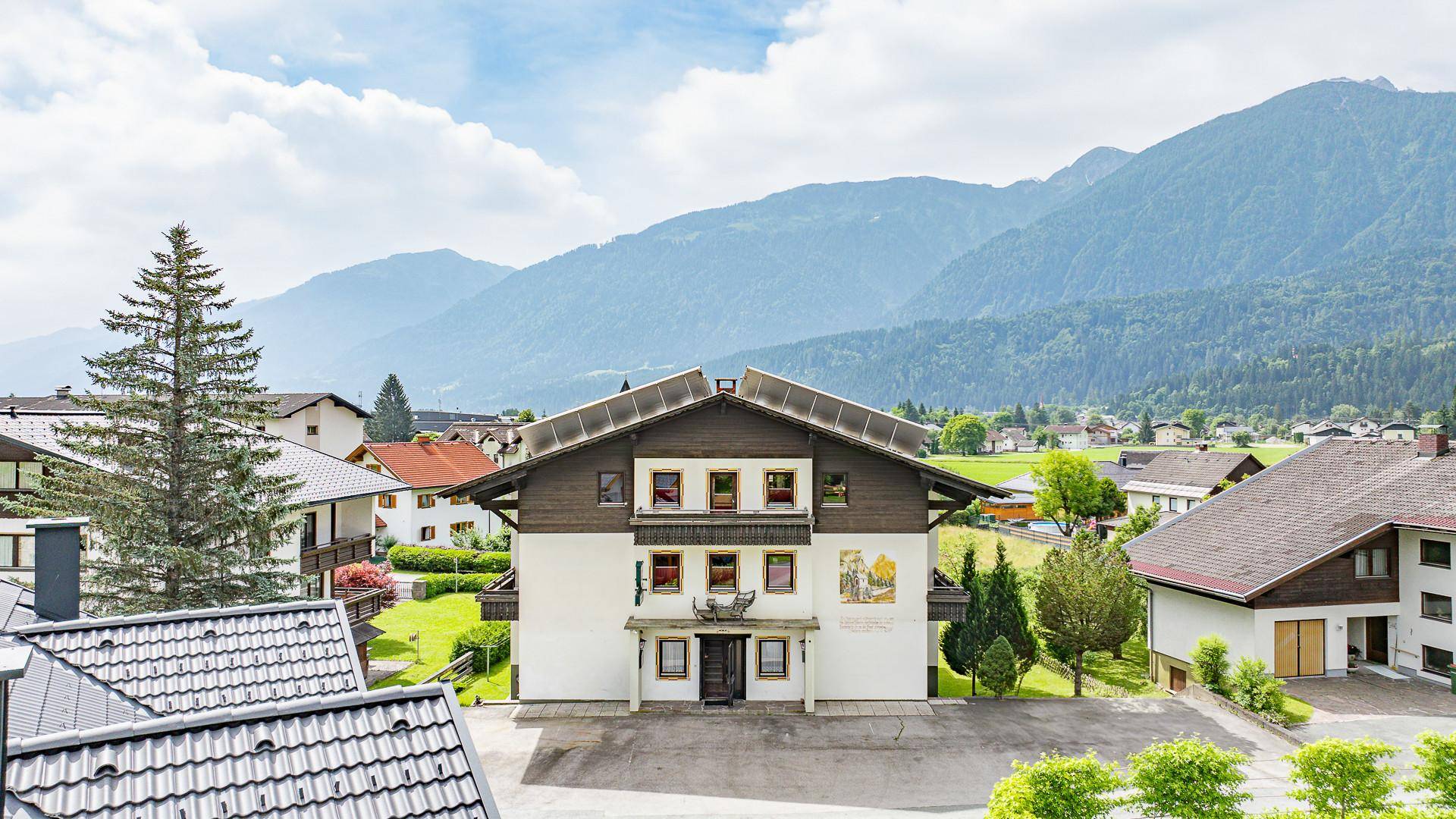 KITZIMMO-Pension Apartmenthaus kaufen - Immobilien Kötschach Mauthen Kärnten.