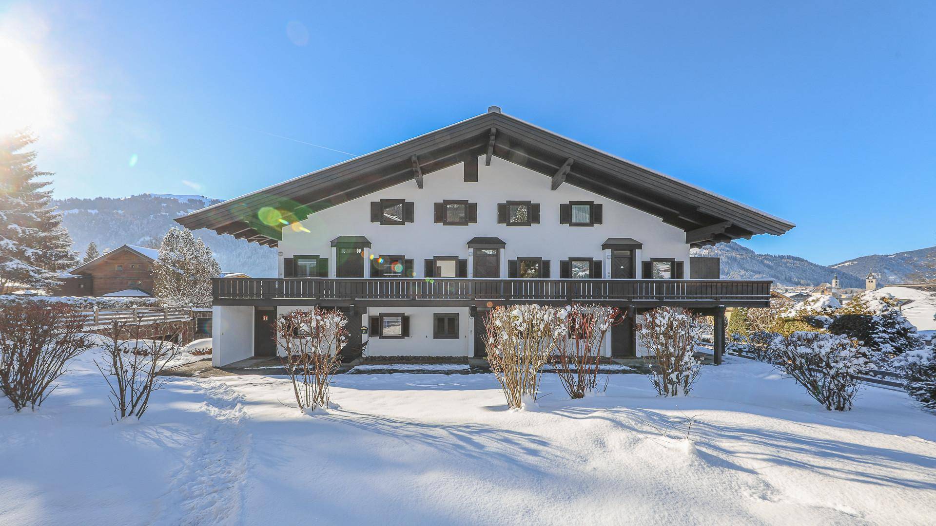 KITZIMMO-Exklusiver Freizeitwohnsitz am Sonnberg mit Panoramablick kaufen - Immobilien Kitzbühel.