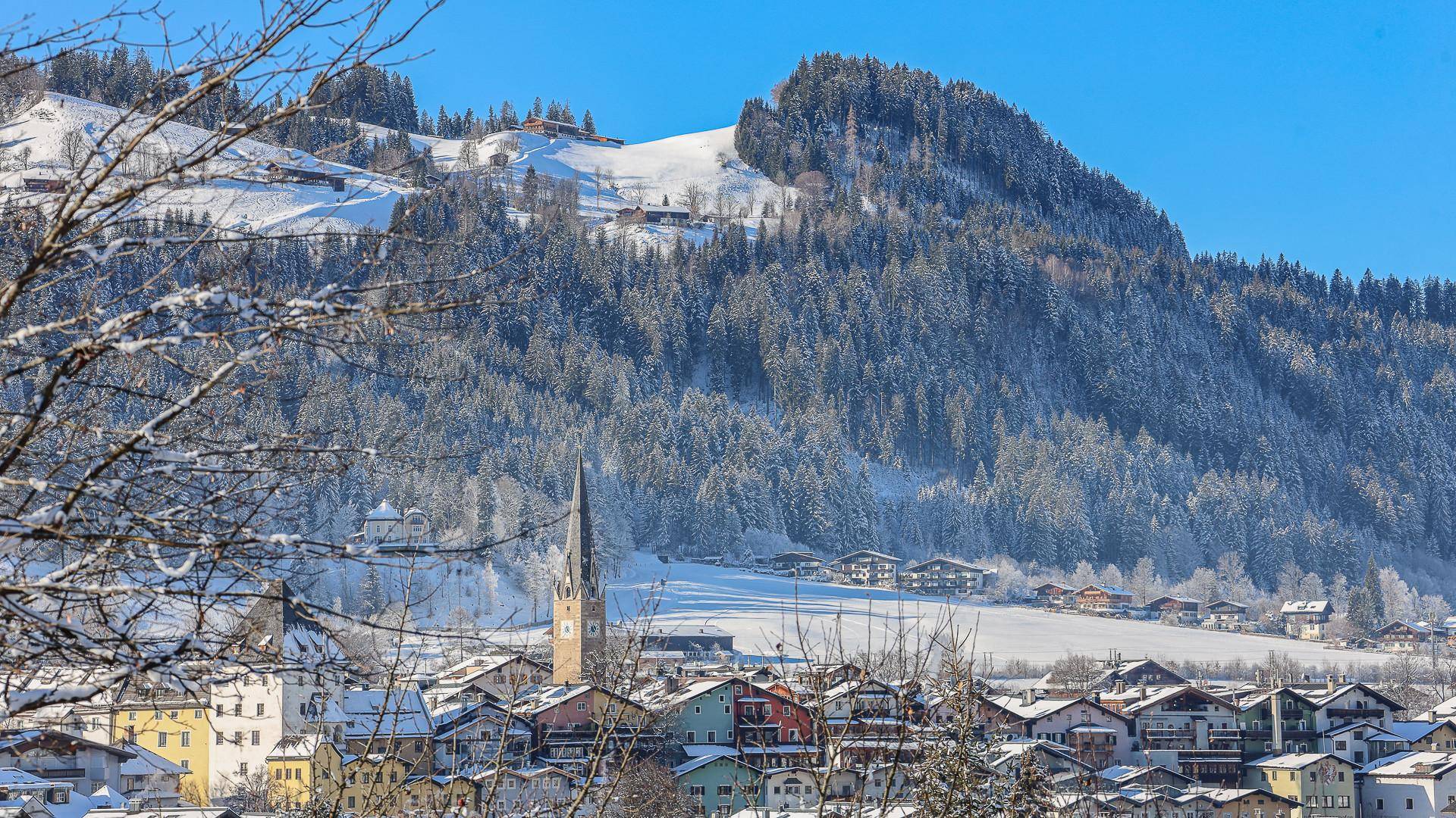 KITZIMMO-Exklusiver Freizeitwohnsitz am Sonnberg mit Panoramablick kaufen - Immobilien Kitzbühel.