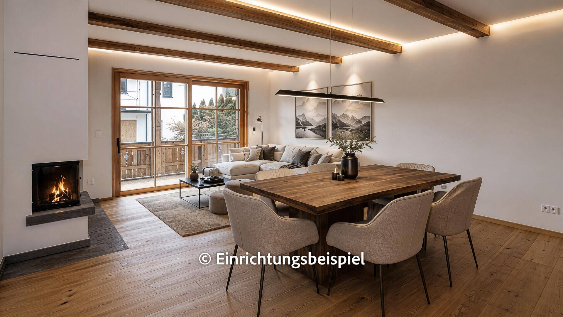 Stilvoller Wohn-Essbereich mit Holzboden, Kamin und großem Esstisch.