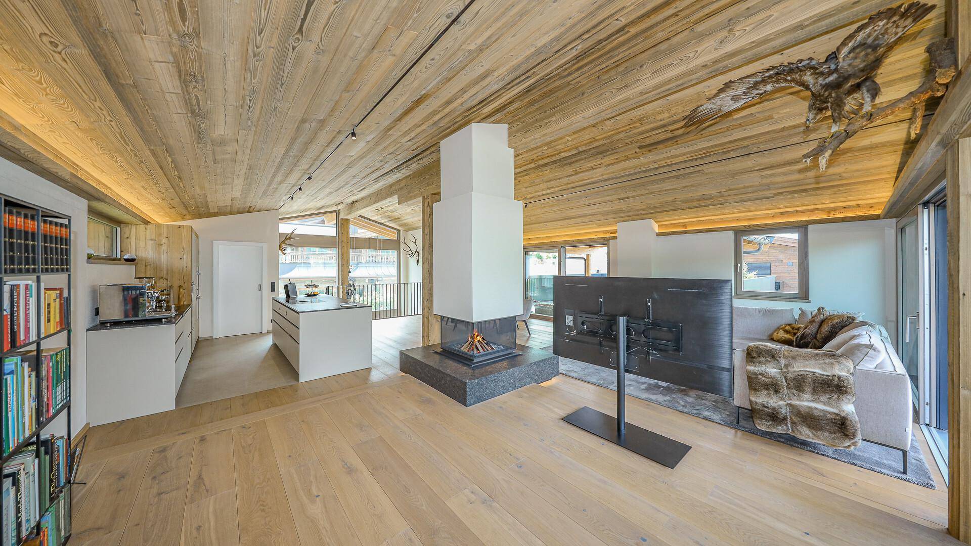 KITZIMMO-Exklusive Luxusvilla mit Kaiserblick in Toplage - Immobilien Going.
