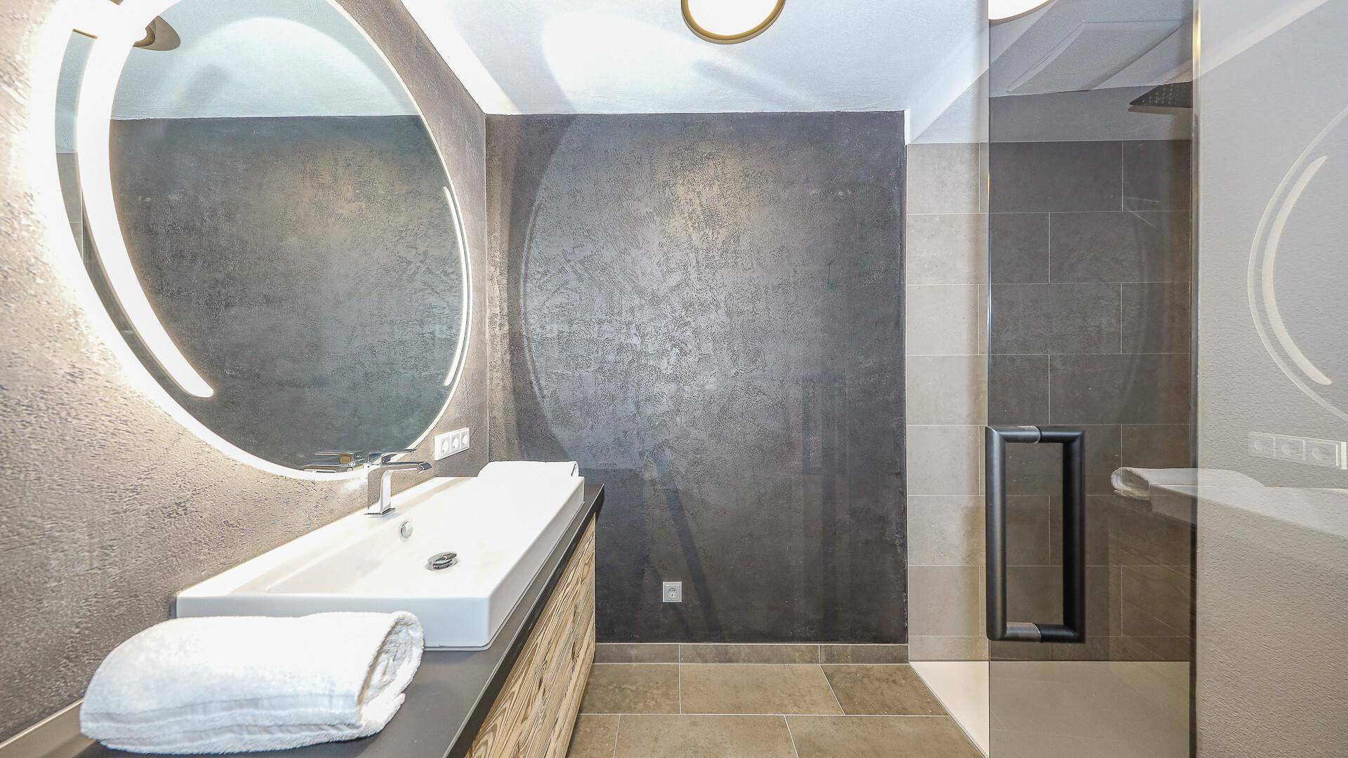 KITZIMMO-Luxuschalet mit Pool und Kaiserblick - Immobilien Ellmau.