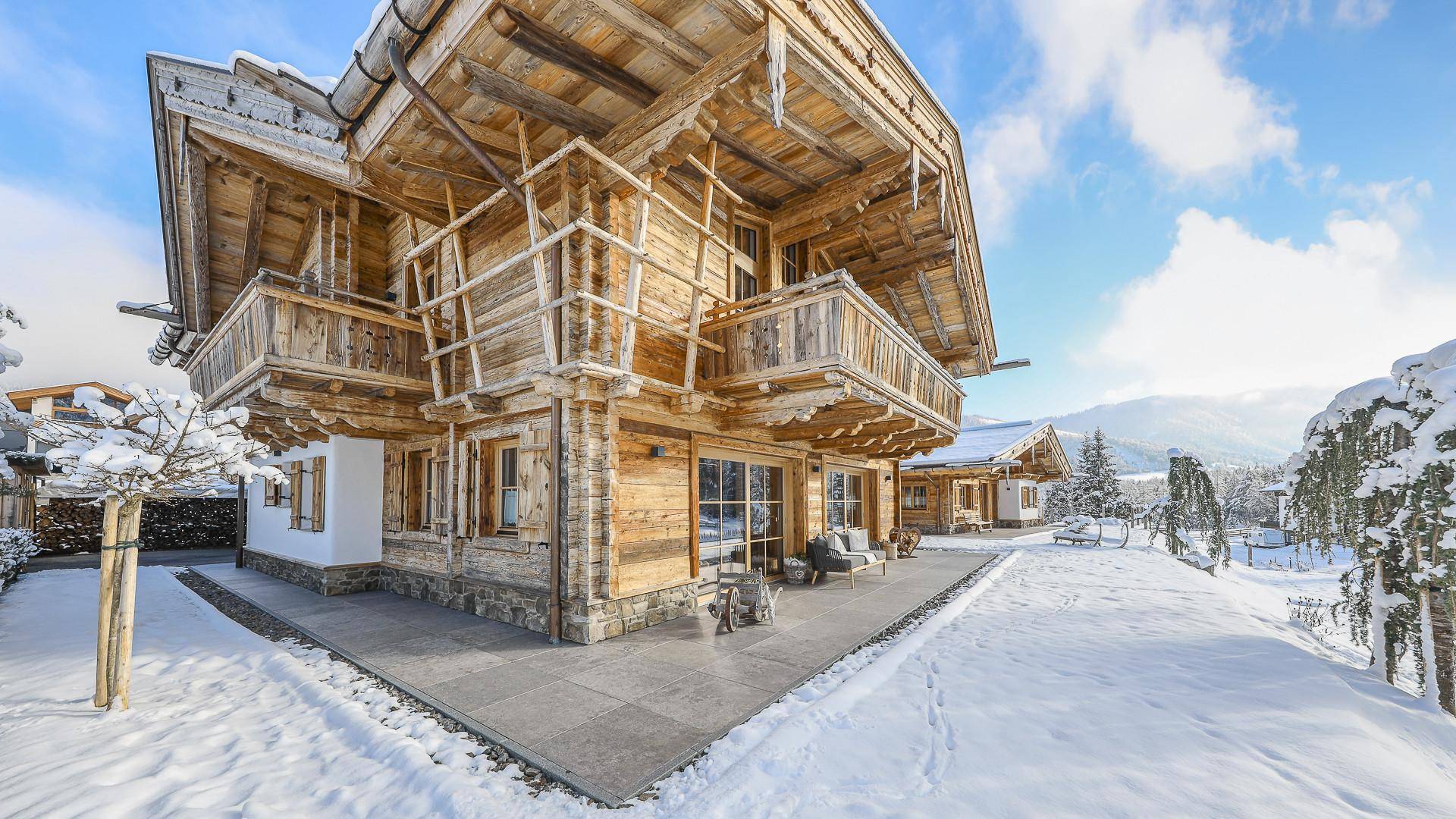 KITZIMMO-zwei Luxuschalets mit Panoramablick in Top-Ruhelage kaufen - Immobilien Steinberg Tirol.