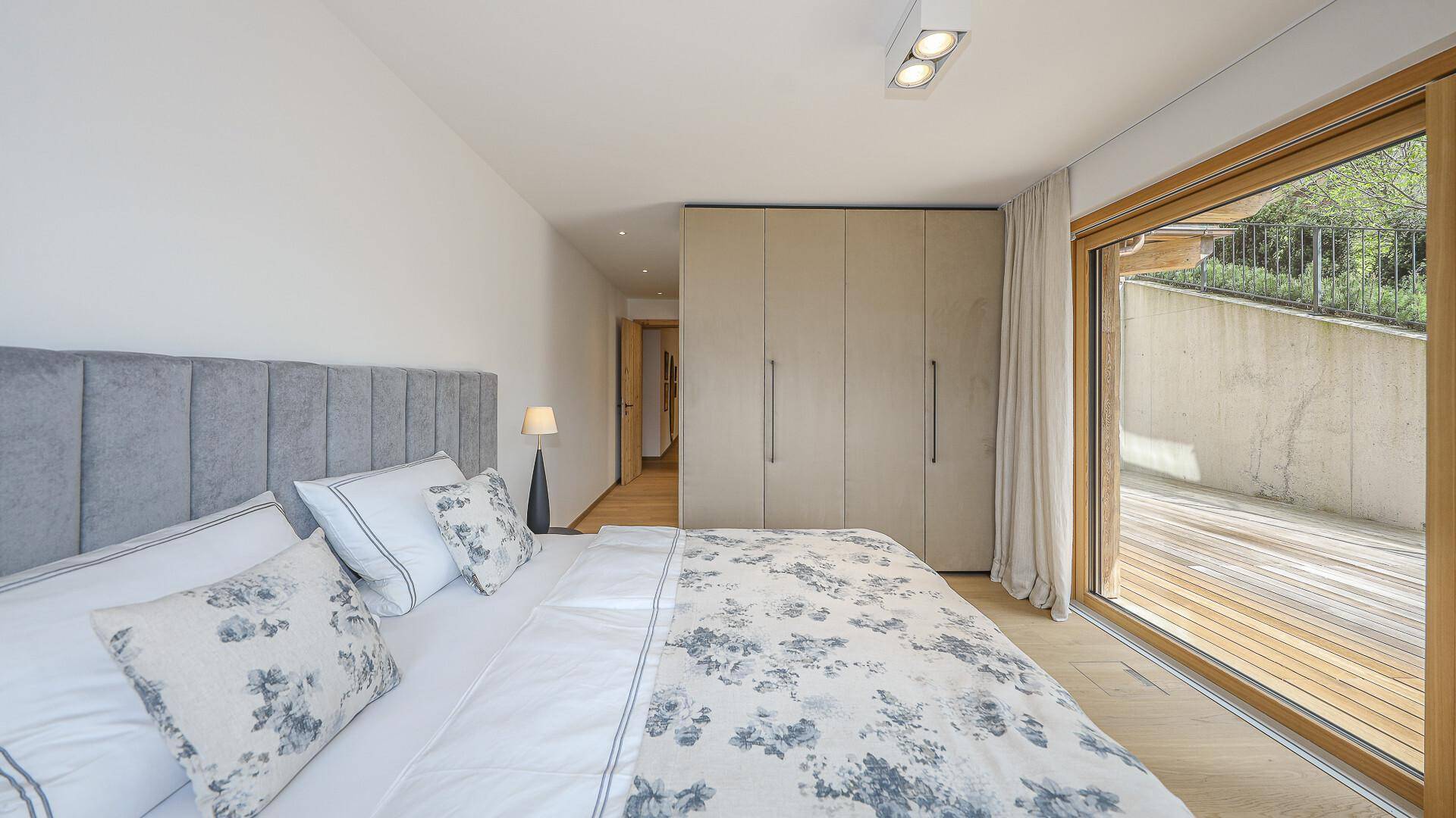 KITZIMMO-Luxusvilla in prominenter Toplage kaufen - Immobilien Aurach bei Kitzbühel.