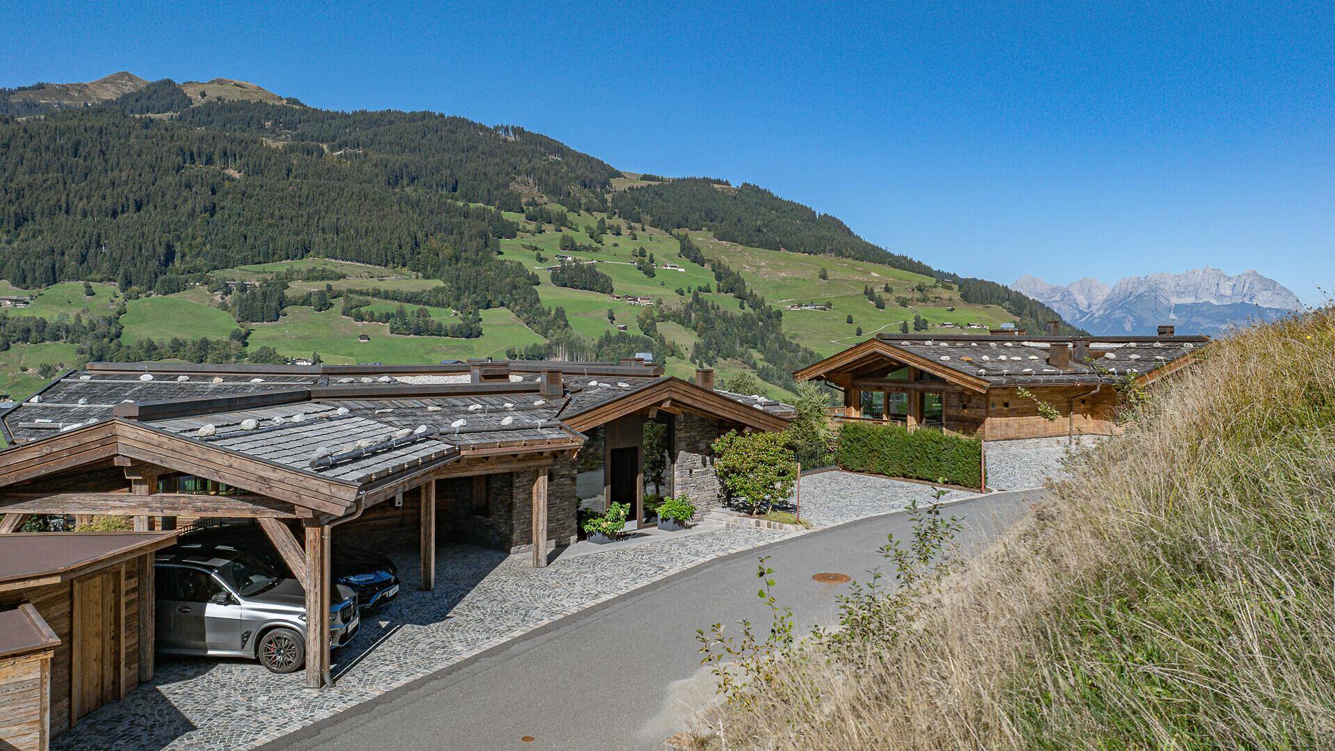 KITZIMMO-Beeindruckende Luxusvilla in sonniger Toplage - Immobilien Jochberg.