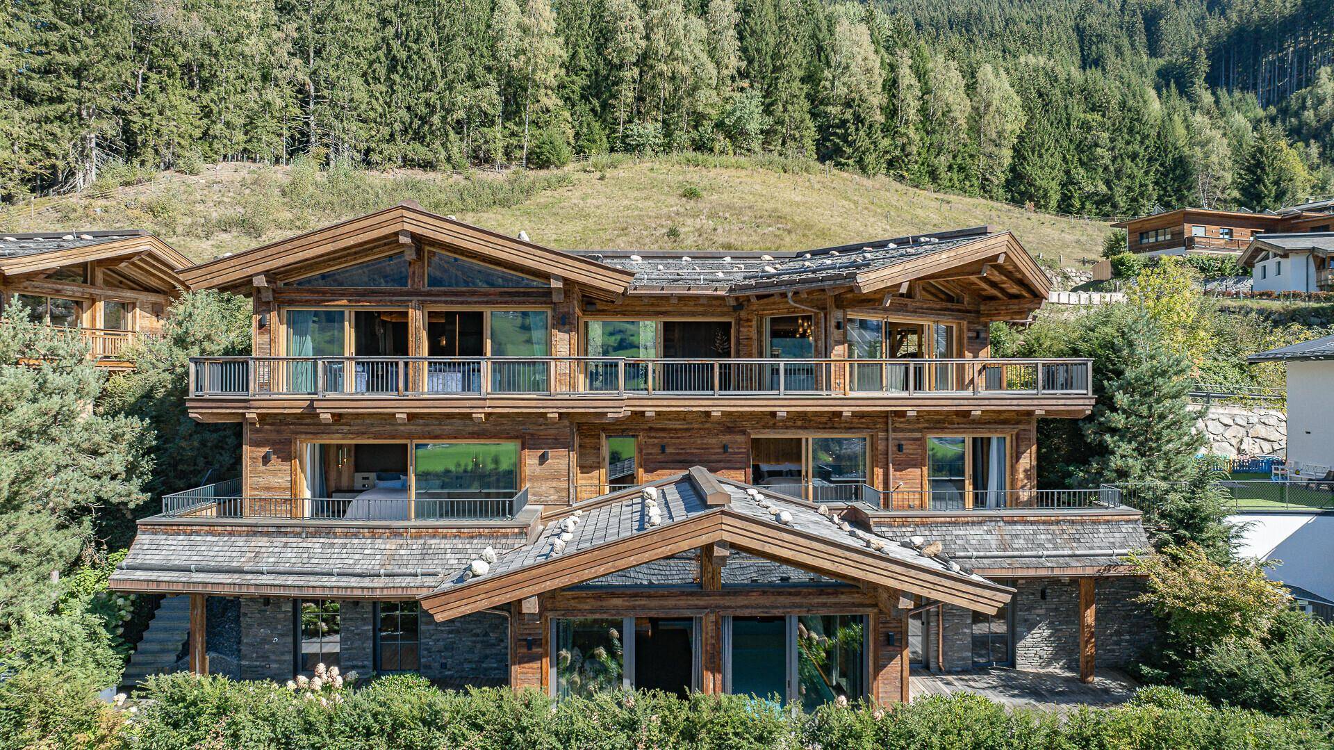 KITZIMMO-Beeindruckende Luxusvilla in sonniger Toplage - Immobilien Jochberg.