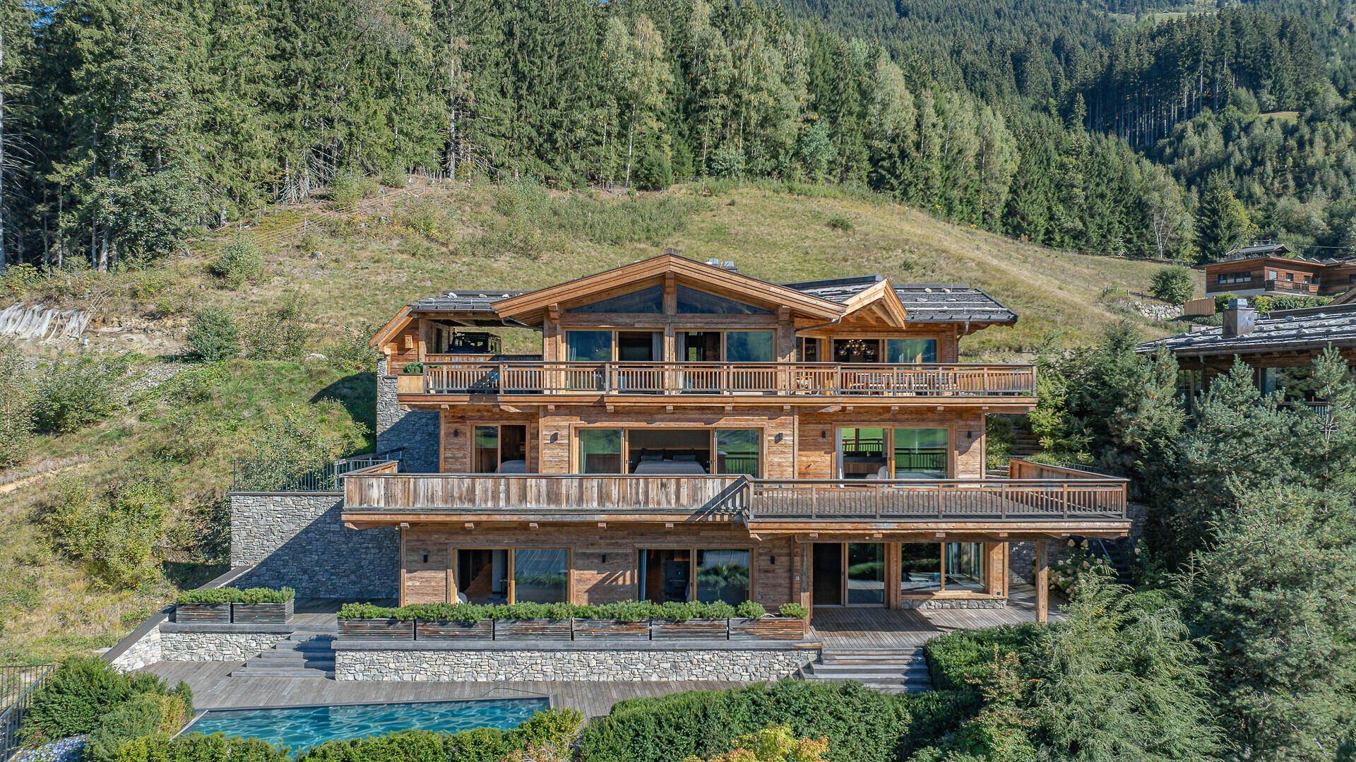 KITZIMMO-Summit View – High-End-Chalet mit endlosem Weitblick - Immobilien Jochberg.