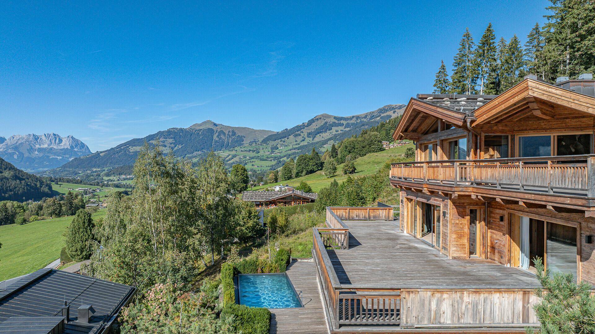 KITZIMMO-Summit View – High-End-Chalet mit endlosem Weitblick - Immobilien Jochberg.